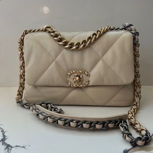 Authentic Light Beige Chanel 19 Bag from 21S Full Set
